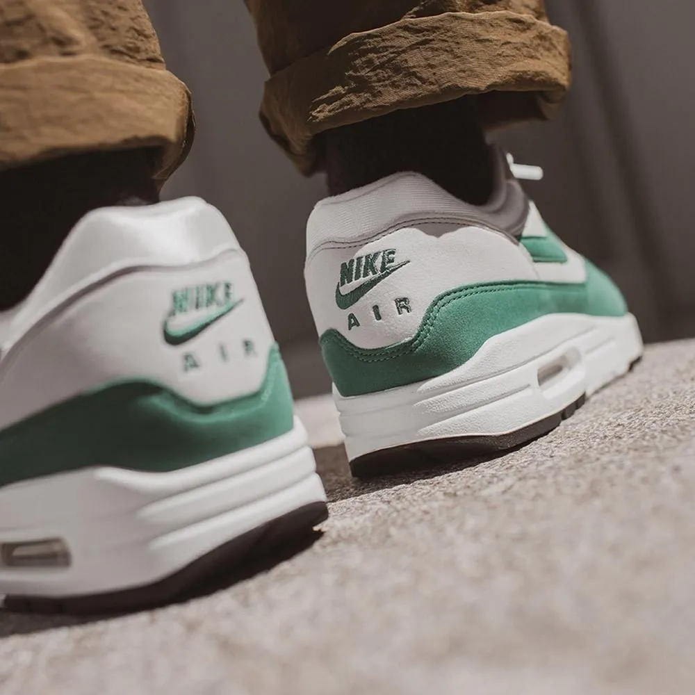 Nike Air Max 1 Anniversary 'Hunter Green' Nike Air Max running sneakers