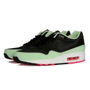 Nike Air Max 1 FB Yeezy Nike Air Max sneakers with air cushioning design