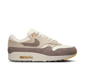 Nike Air Max 1 Premium "Chamois" Nike classic sneakers for everyday motion