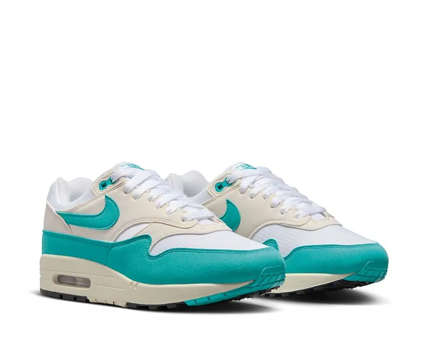 Nike Air Max 1 W Nike retro-inspired sneakers