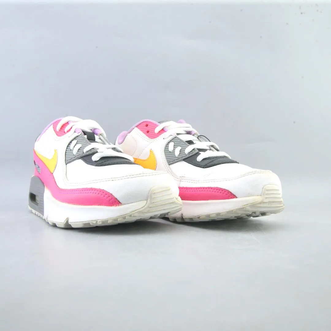NIKE AIR MAX 90 Nike lifestyle footwear visuals