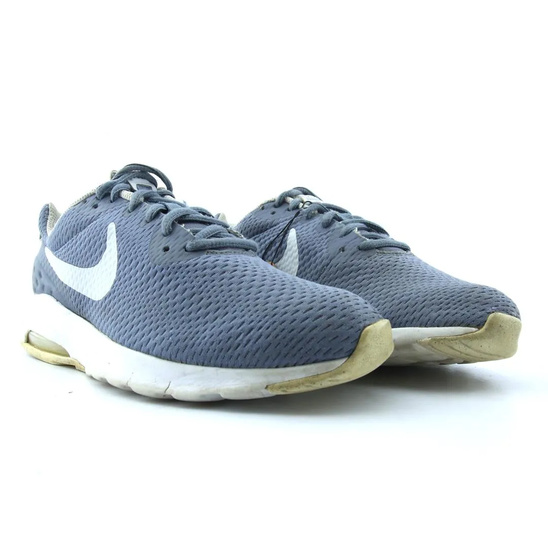 NIKE AIR MAX MOTION LW classic Nike shoe photos