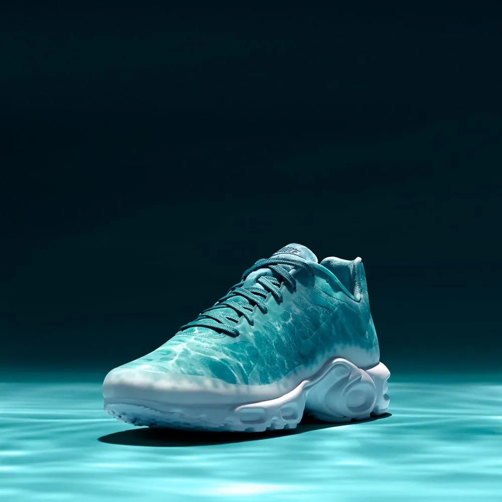 NIKE AIR MAX PLUS GPX PREMIUM SP Turbo Green & White Nike Air Max cushioned sneakers