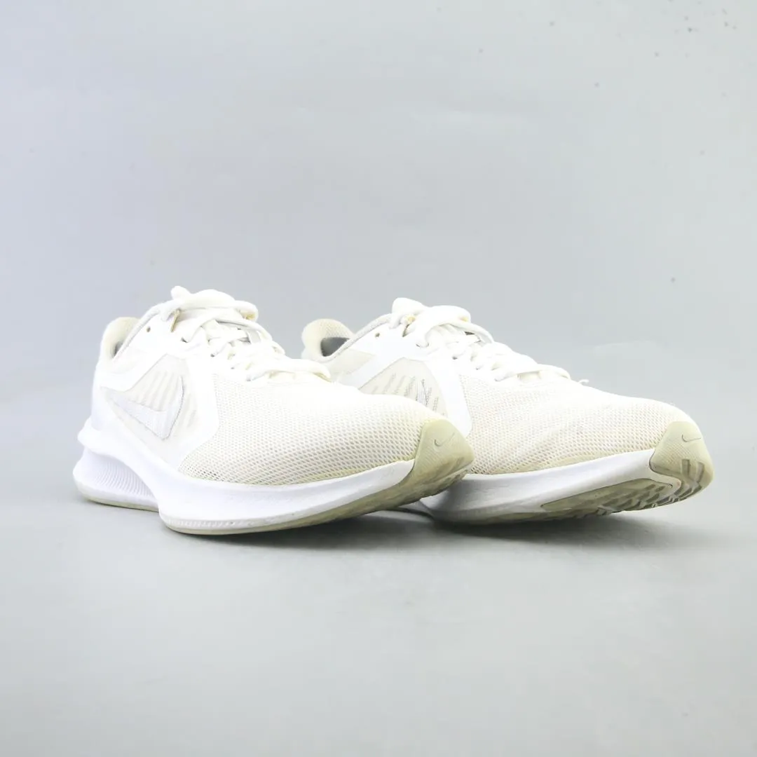 NIKE DOWNSHIFTER 10 classic Nike shoe photos