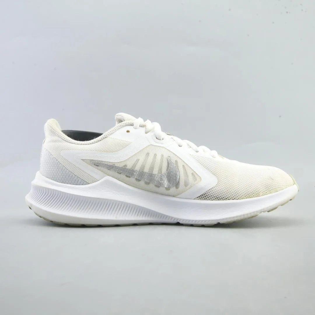NIKE DOWNSHIFTER 10 classic Nike shoe photos