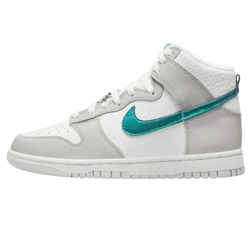 Nike Dunk High 'Ring Bling' Nike Dunk casual shoes with iconic low-top shape