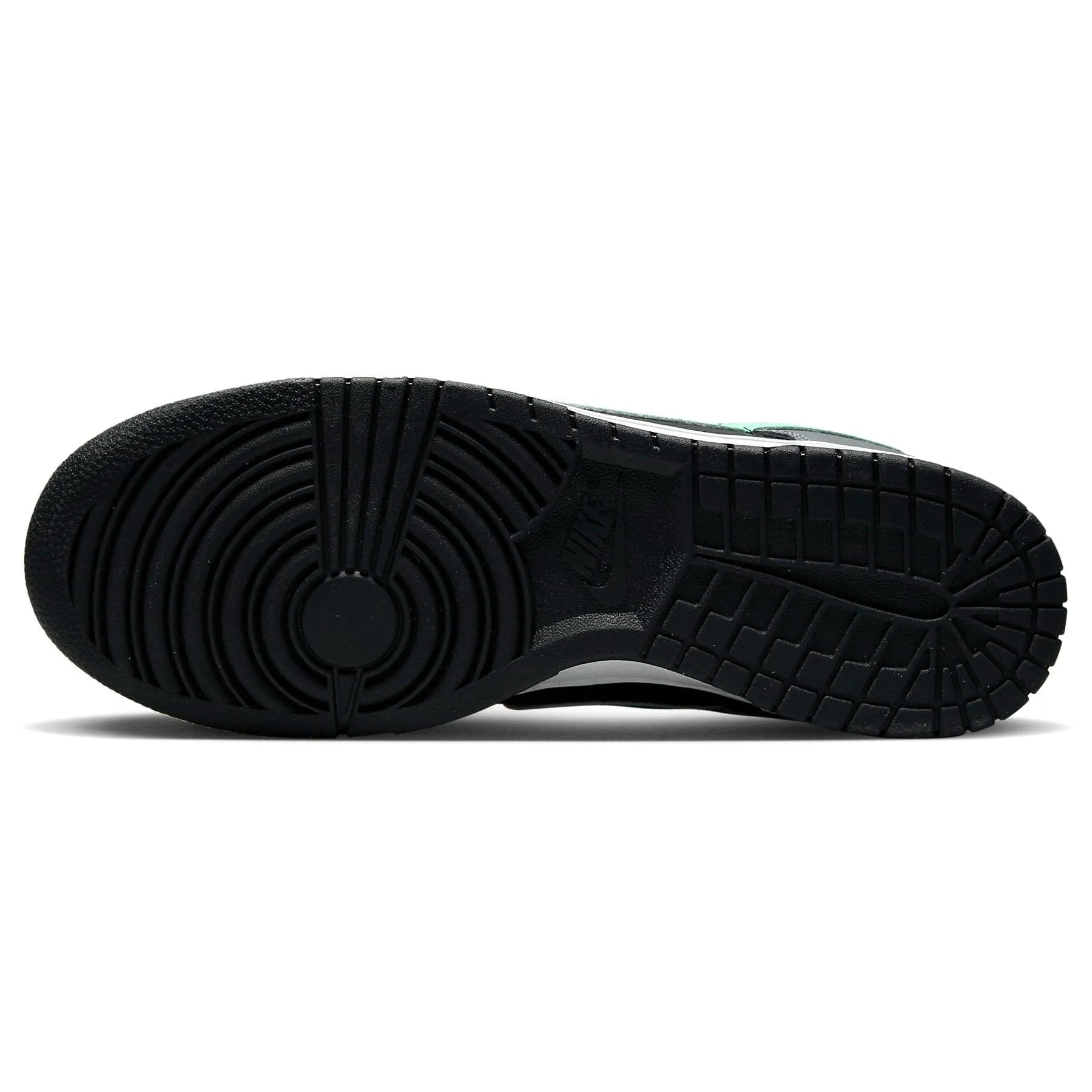 Nike Dunk Low 'Black Green Glow' Nike Dunk stylish shoes