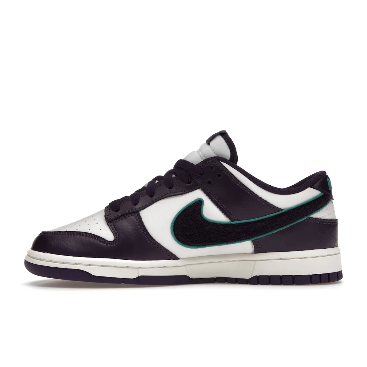 Nike Dunk Low Chenille Swoosh Sail Grand Purple Nike Dunk heritage sneakers