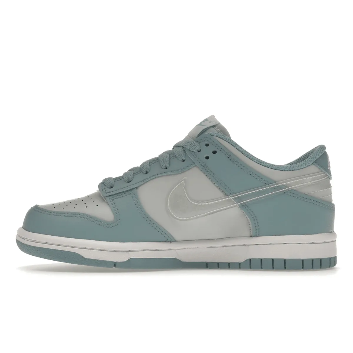 Nike Dunk Low Clear Blue Swoosh Nike Dunk heritage sneakers