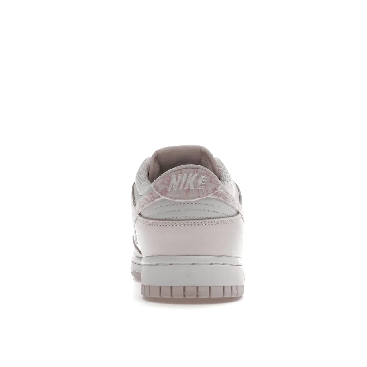 Nike Dunk Low Essential Paisley Pack Pink Nike Dunk heritage sneakers