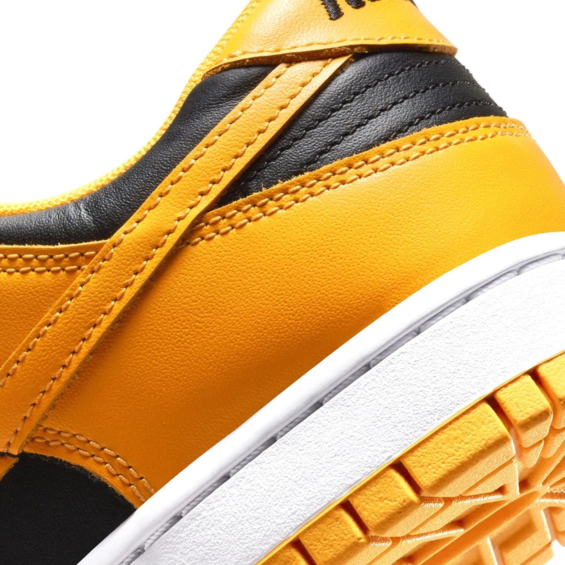 Nike Dunk Low 'Goldenrod' Nike Dunk stylish shoes