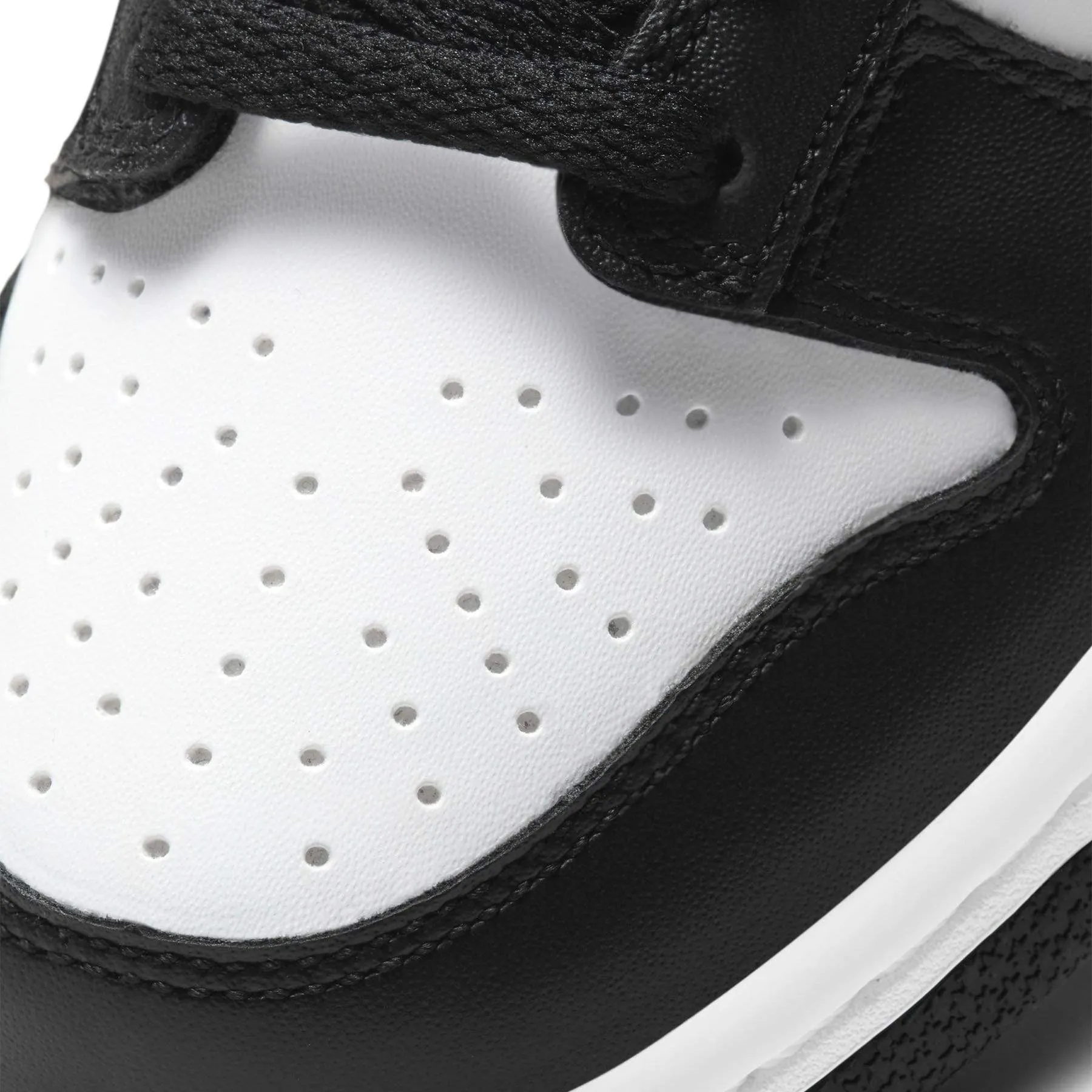 Nike Dunk Low GS 'Black White' Nike Dunk stylish shoes
