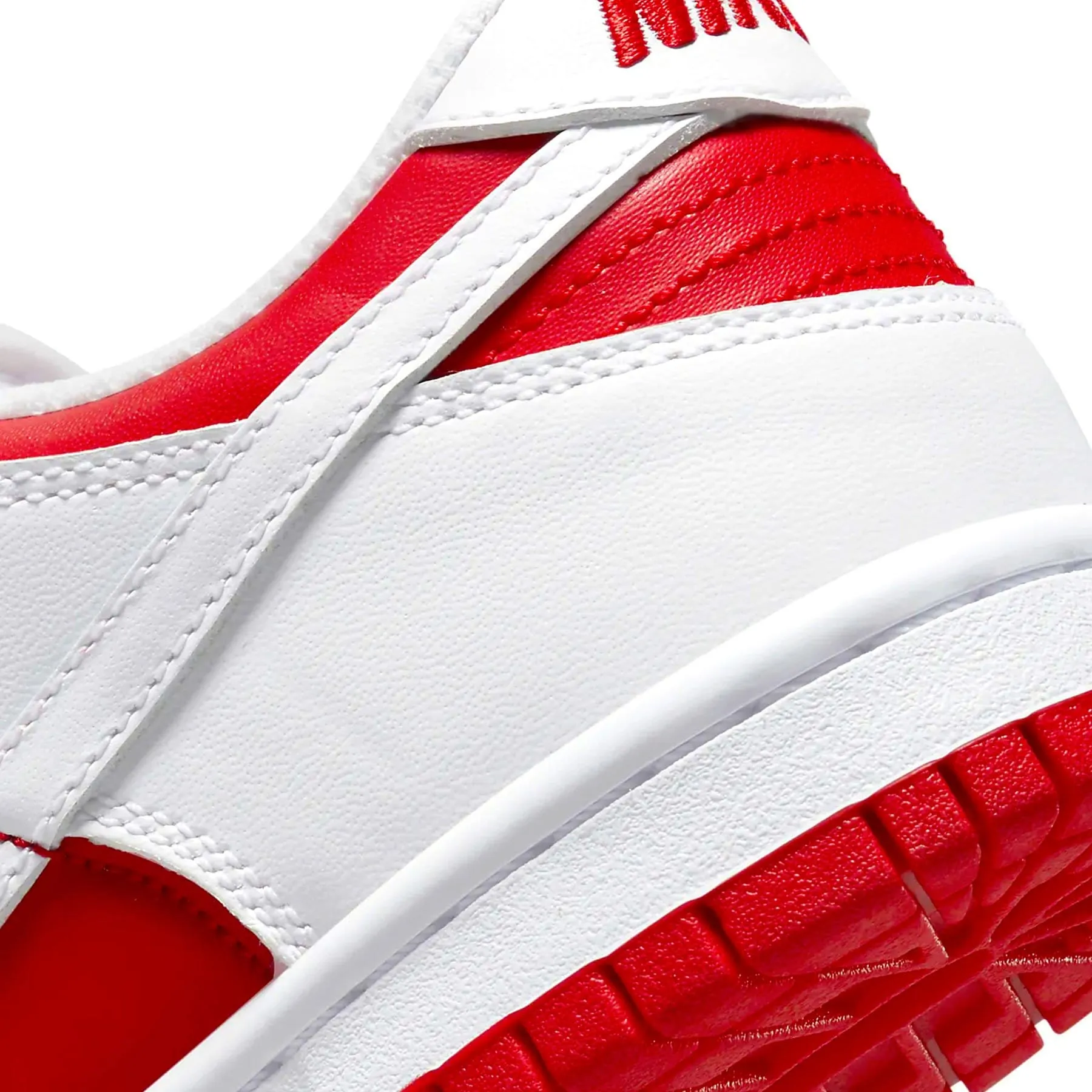Nike Dunk Low GS 'White University Red' Nike Dunk stylish shoes