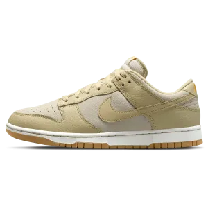 Nike Dunk Low 'Khaki Gum' Nike Dunk casual shoes with iconic low-top shape