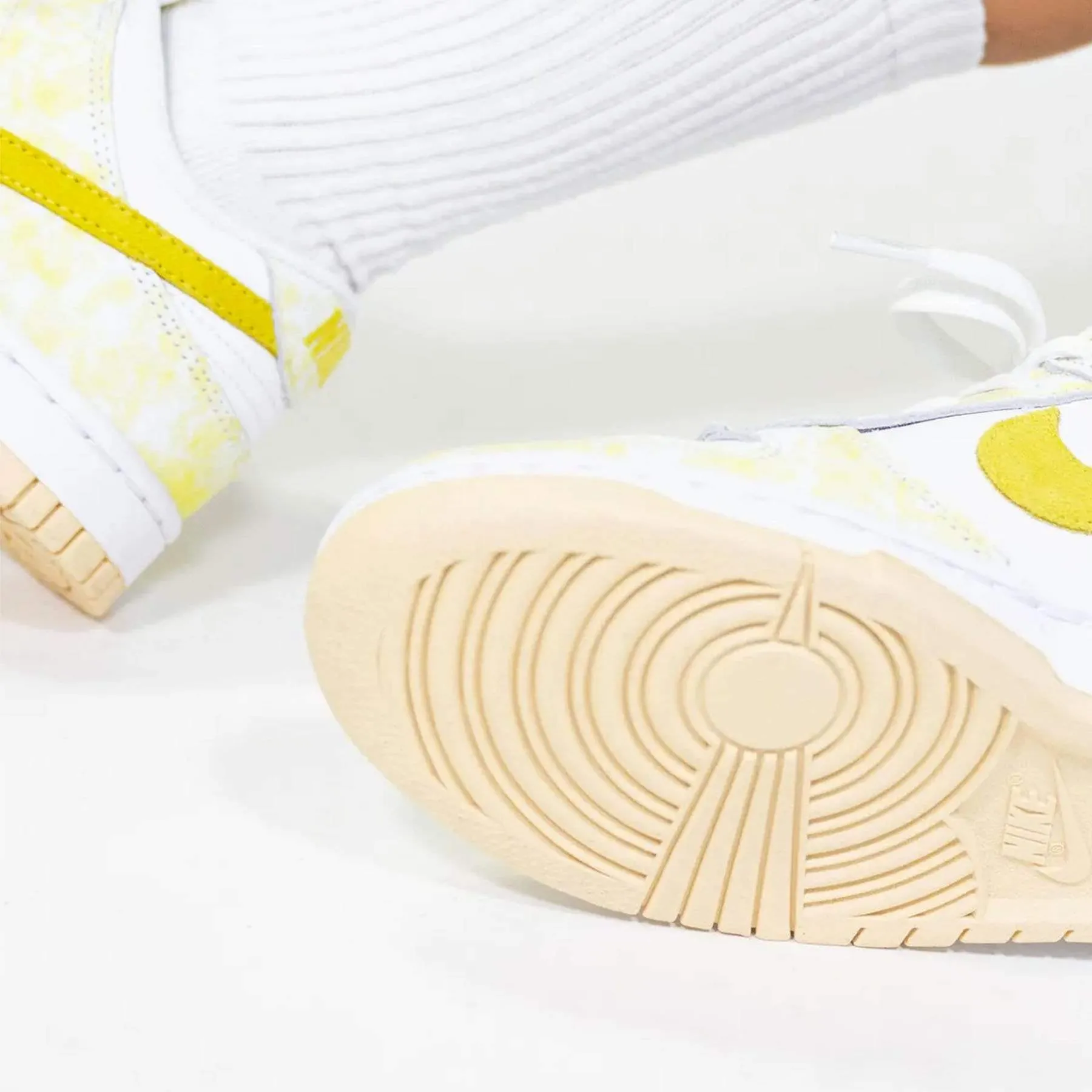 Nike Dunk Low OG Wmns 'Yellow Strike' Nike Dunk stylish shoes