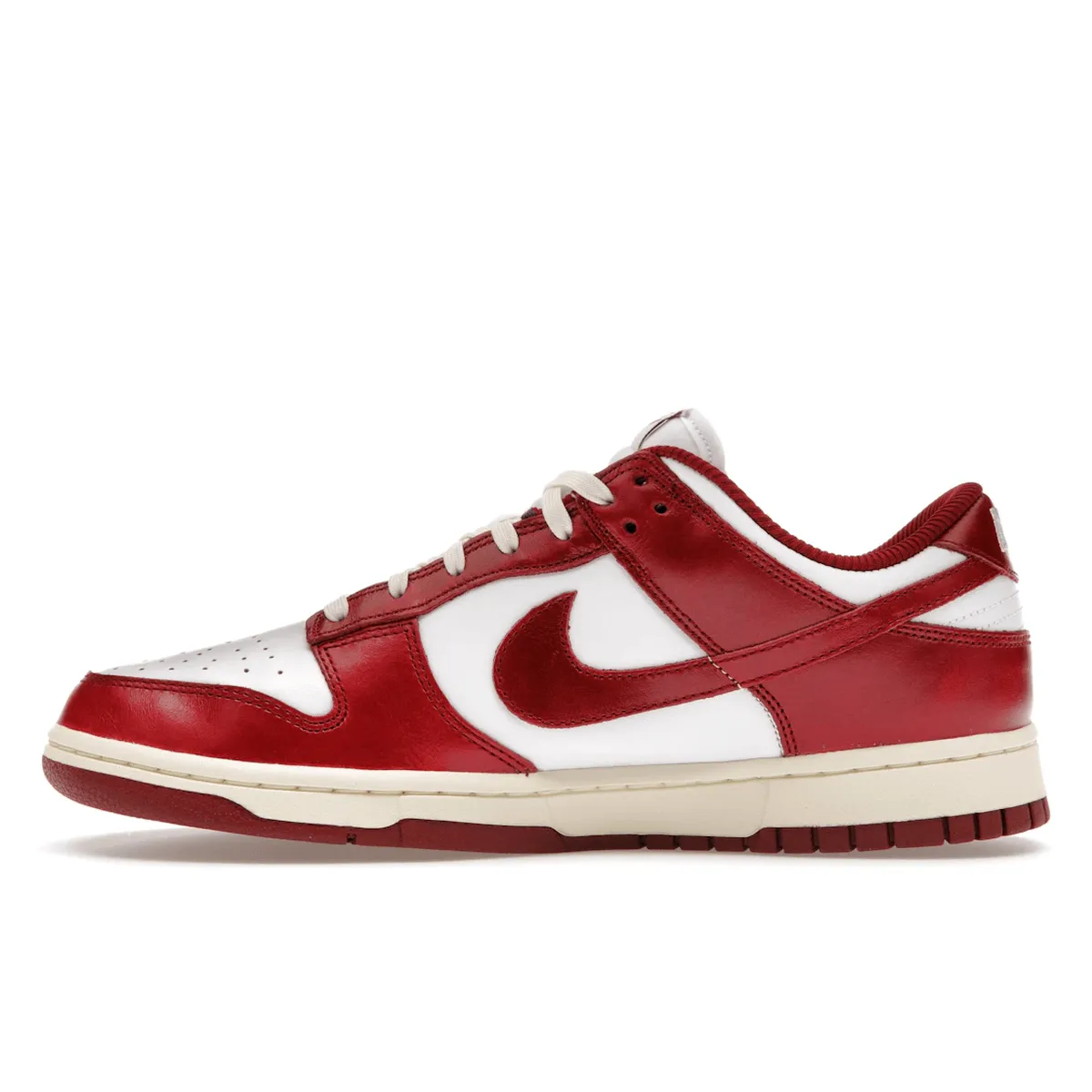 Nike Dunk Low PRM Vintage Team Red Nike Dunk heritage sneakers