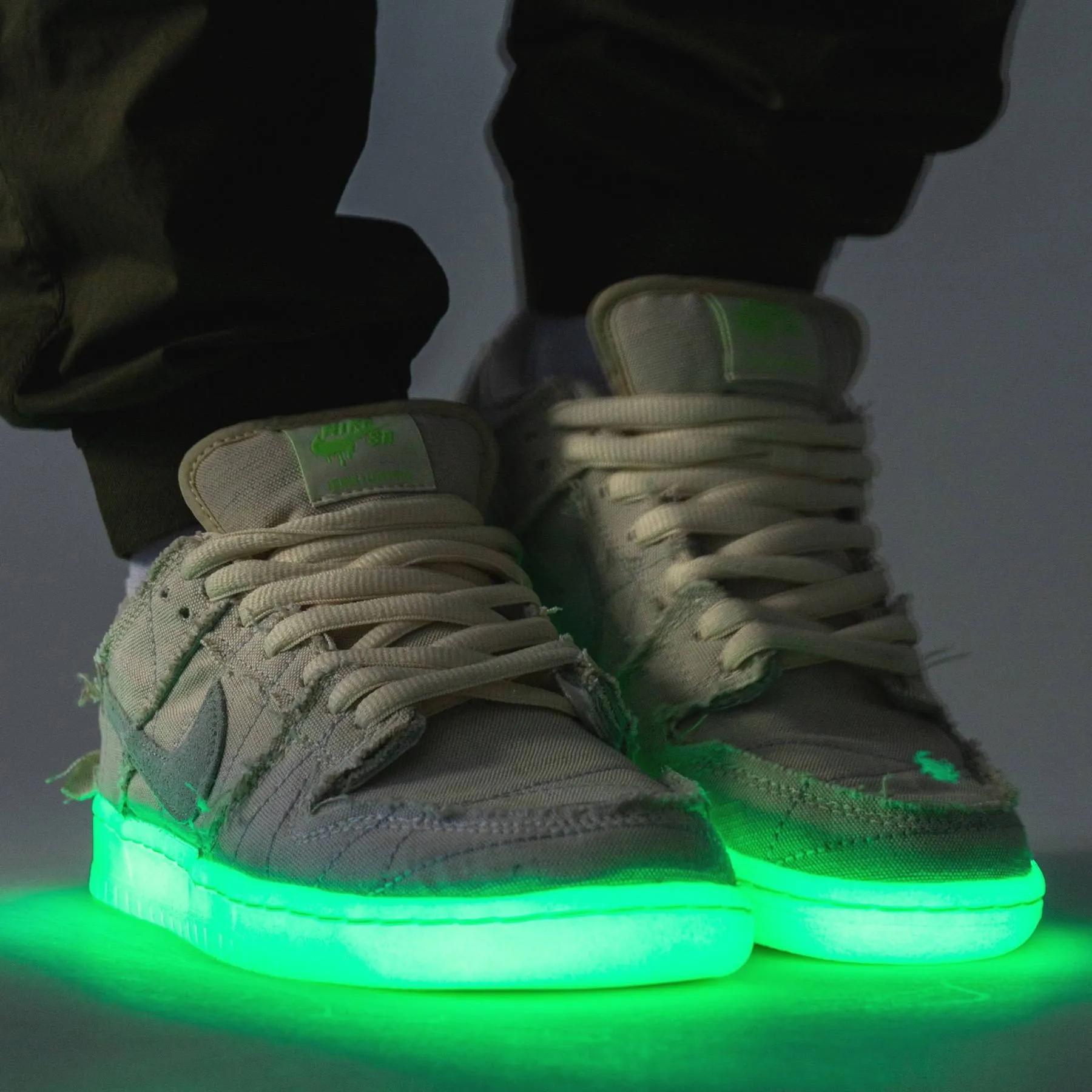Nike Dunk Low SB 'Mummy' Nike Dunk stylish shoes