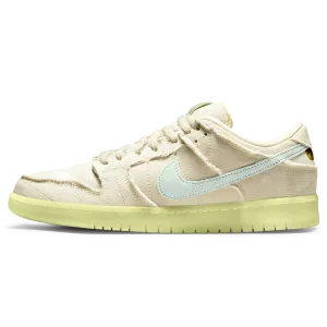 Nike Dunk Low SB 'Mummy' Nike Dunk casual shoes with iconic low-top shape