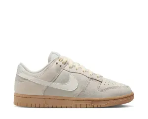 Nike Dunk Low SE Nike essential sneakers for sport and street