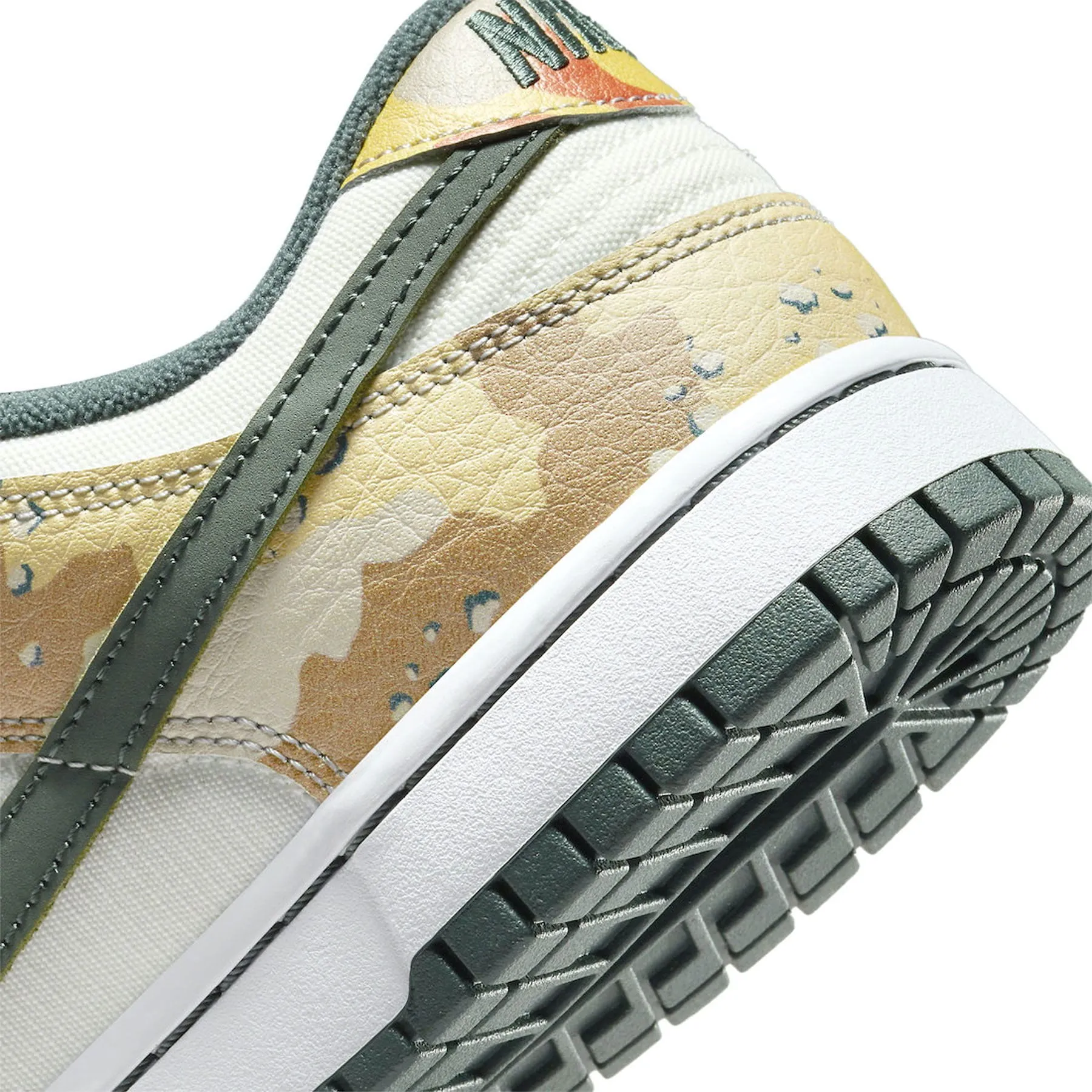 Nike Dunk Low SE 'Sail Multi-Camo' Nike Dunk stylish shoes