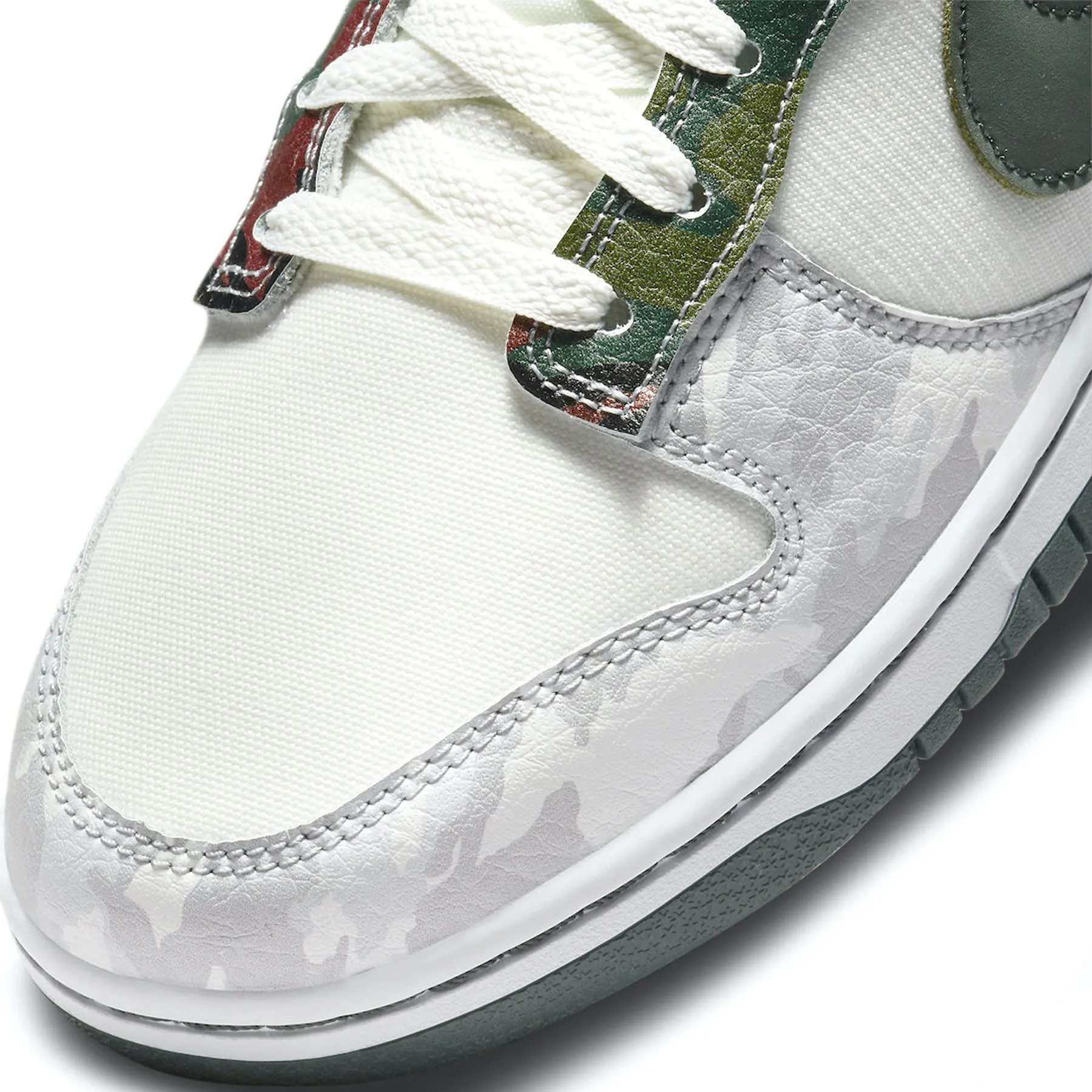 Nike Dunk Low SE 'Sail Multi-Camo' Nike Dunk stylish shoes