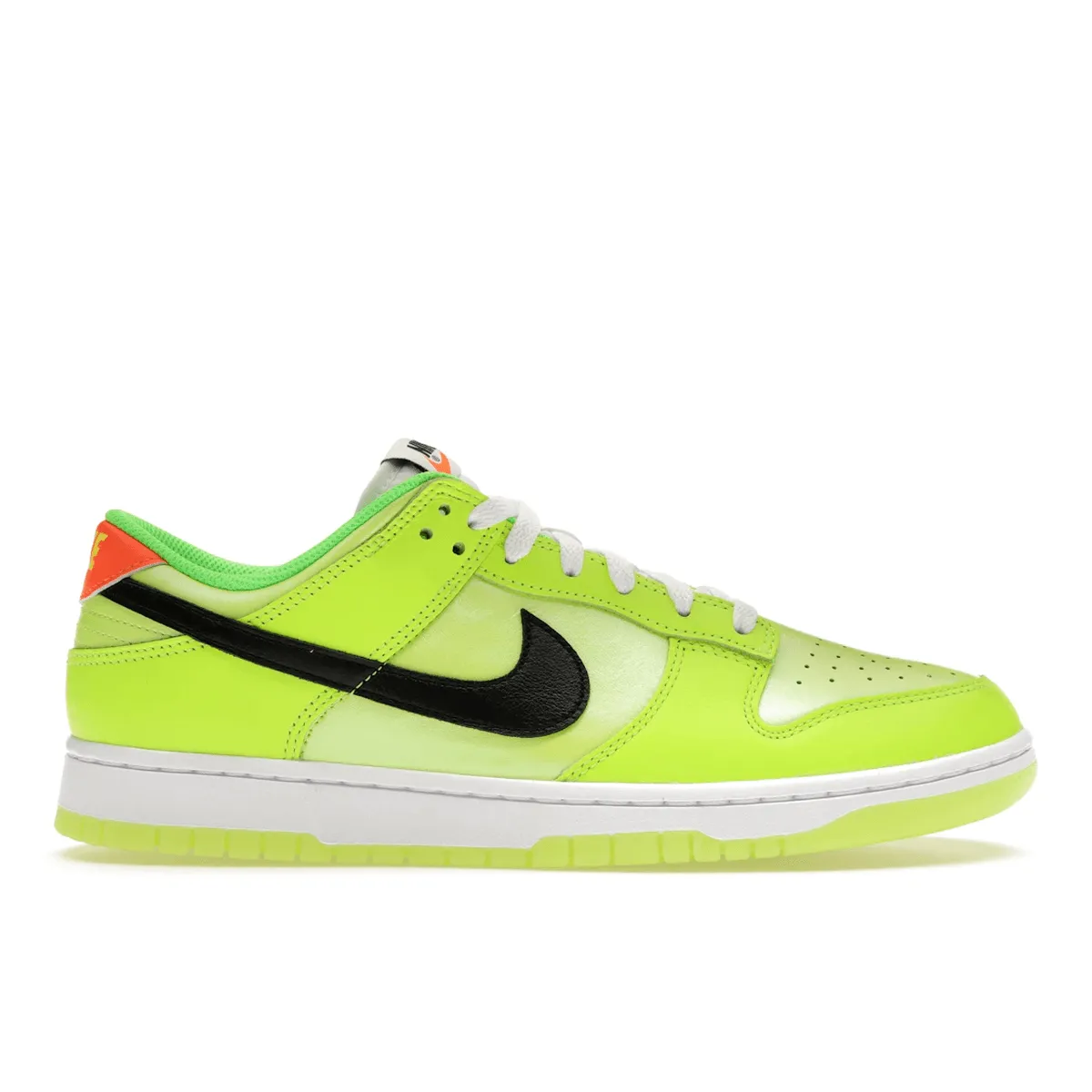 Nike Dunk Low SE Splash Volt Nike Dunk stylish shoes for sport and street