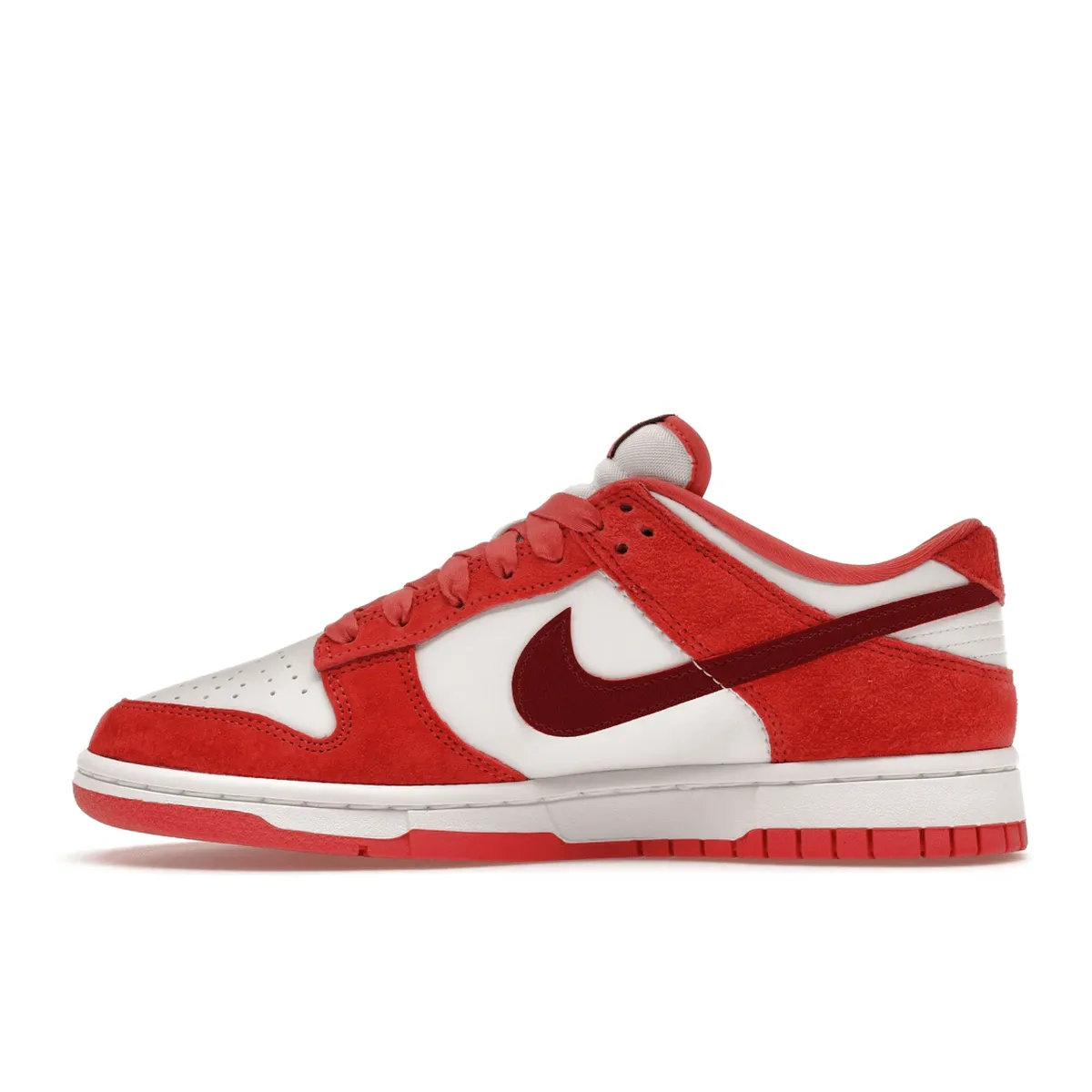 Nike Dunk Low Valentine's Day Red Nike Dunk heritage sneakers