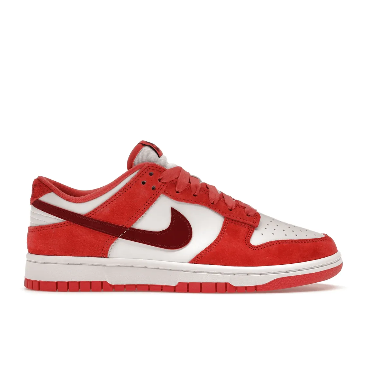 Nike Dunk Low Valentine's Day Red Nike Dunk stylish shoes for sport and street