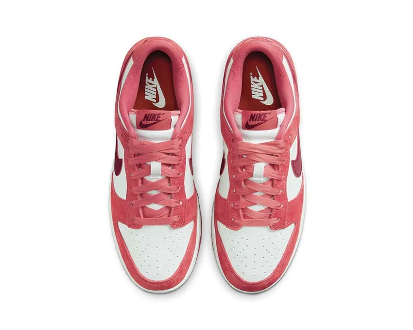 Nike Dunk Low W V.Day Nike Dunk range