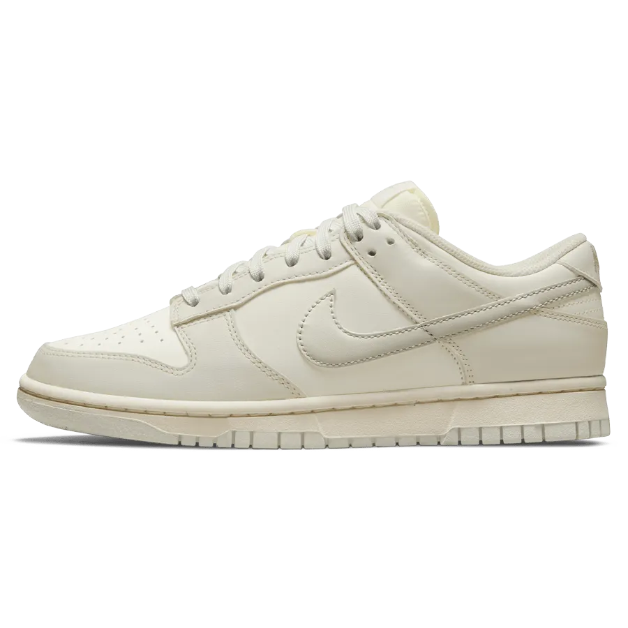 Nike Dunk Low Wmns 'Light Bone' Nike Dunk casual shoes with iconic low-top shape