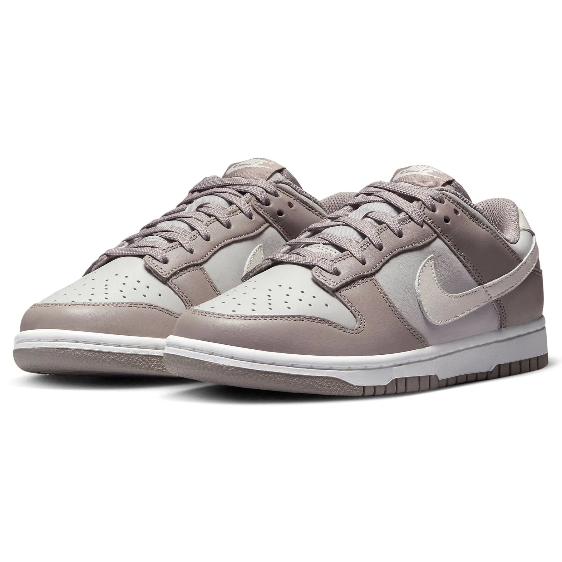 Nike Dunk Low Wmns 'Moon Fossil' Nike Dunk stylish shoes