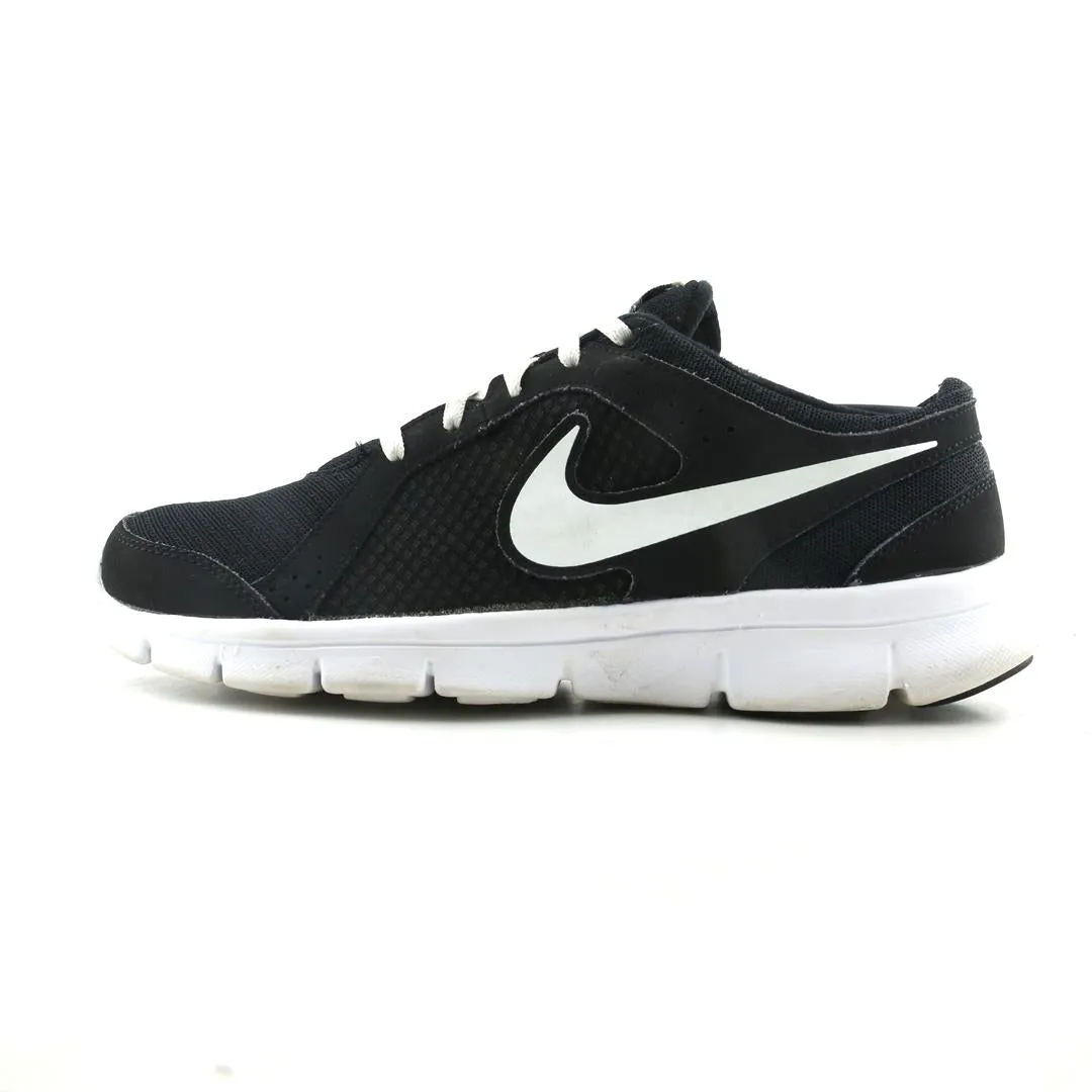 NIKE FLEX EXPERIENCE RN 2 Nike classic retro sneaker looks