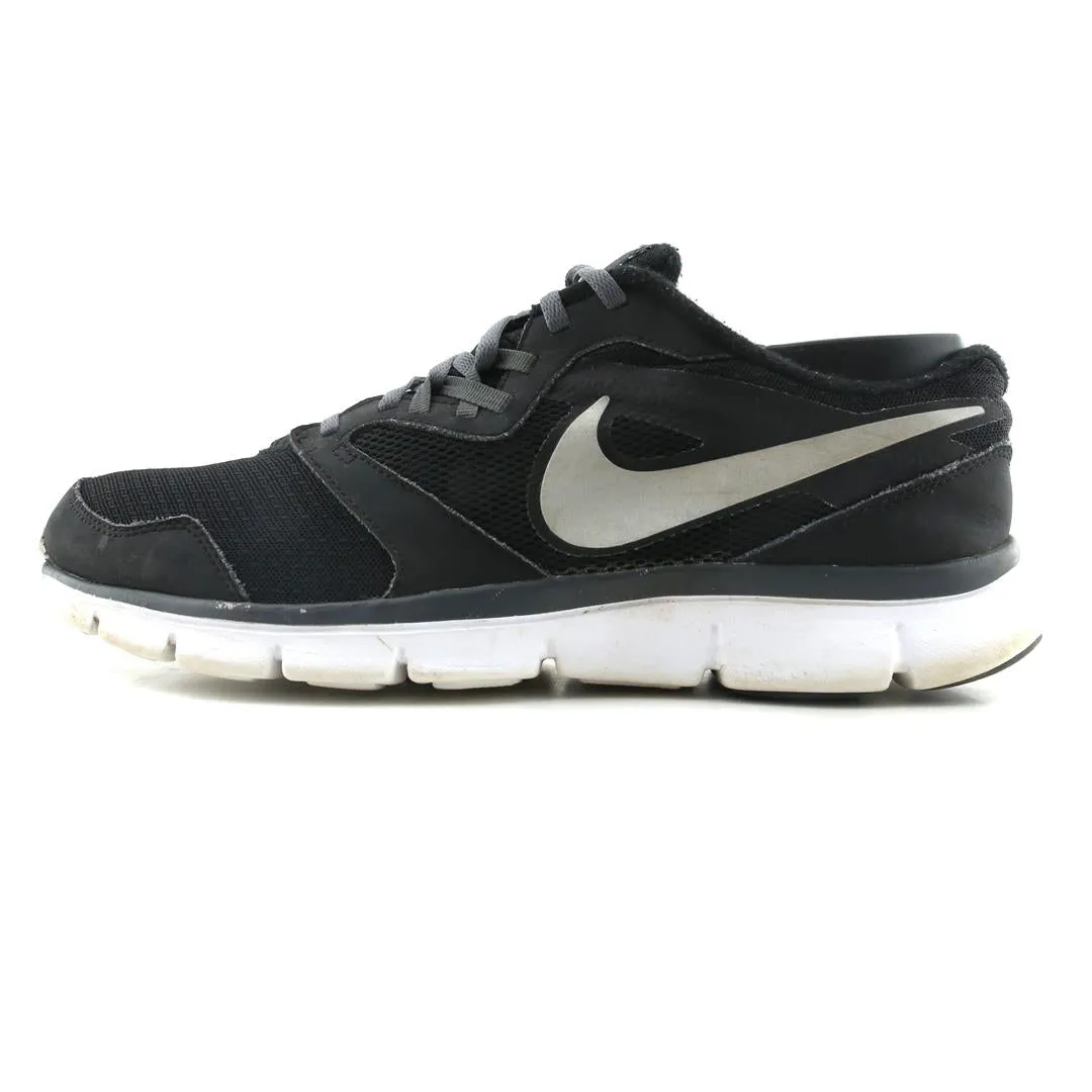 NIKE FLEX EXPERIENCE RN 3 Nike classic retro sneaker looks