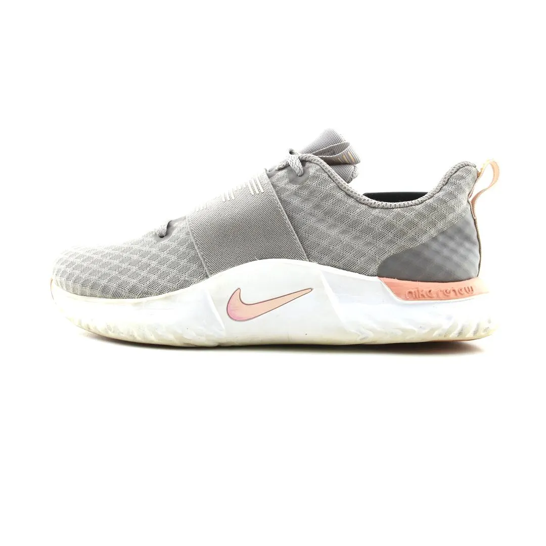 NIKE IN-SEASON TR 9 Nike versatile casual footwear