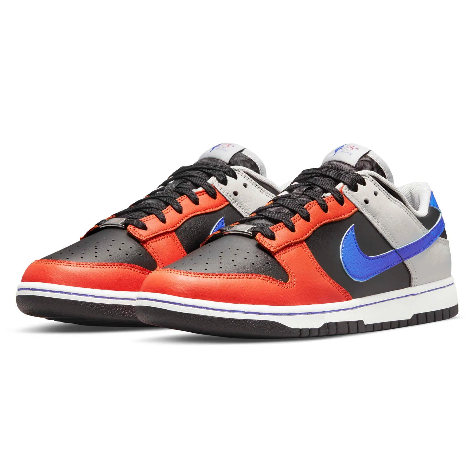 Nike NBA x Dunk Low EMB '75th Anniversary - Knicks' Nike Dunk stylish shoes