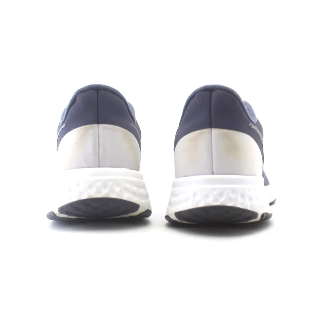 NIKE REVOLUTION 5 classic Nike shoe photos