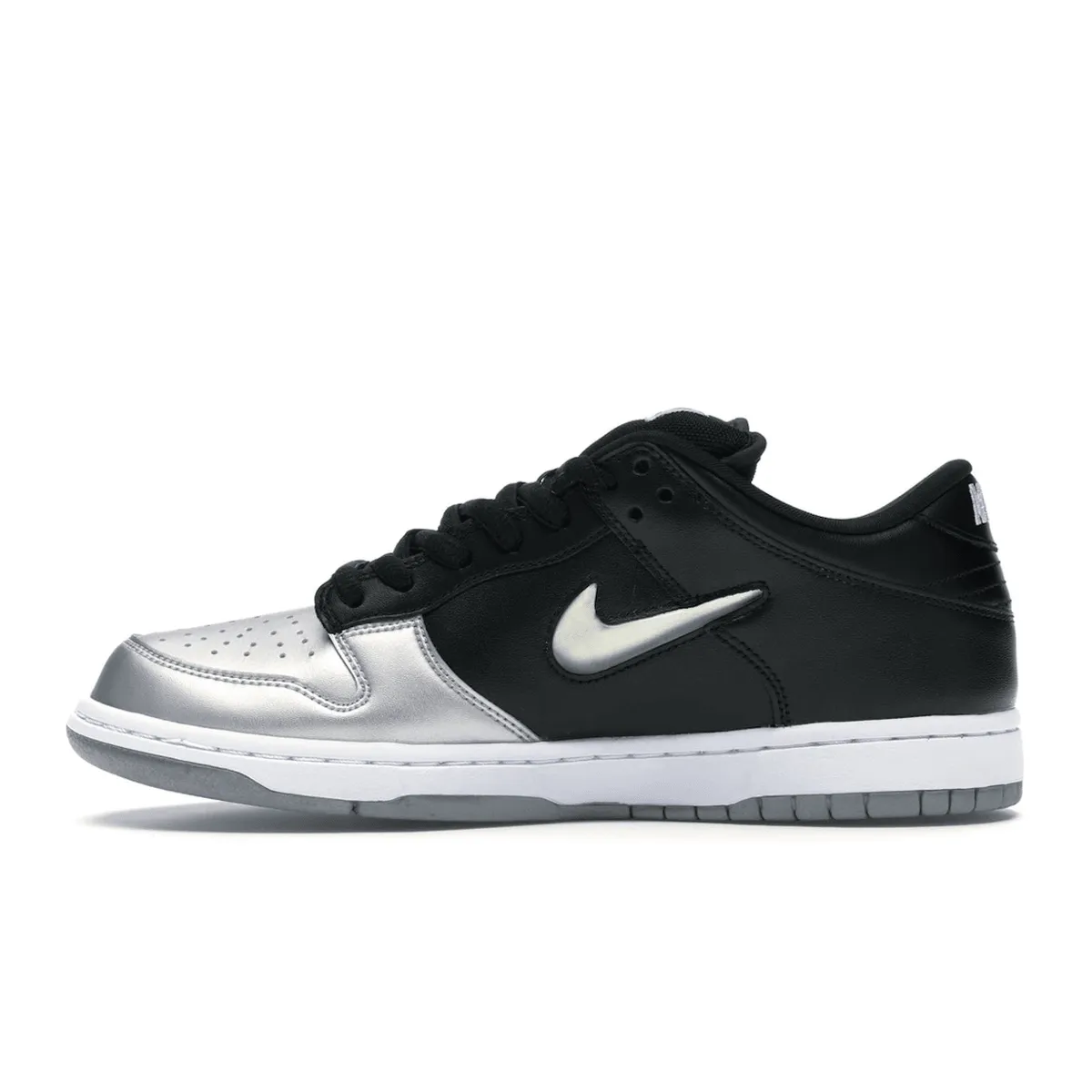 Nike SB Dunk Low Supreme Jewel Swoosh Silver Nike Dunk low sneakers