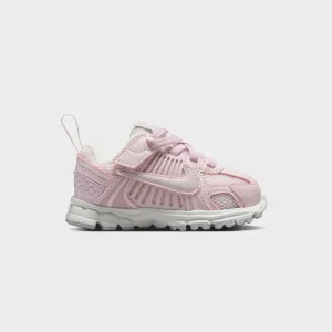 Nike TD Zoom Vomero 5 - Pearl Pink / Bleached Lilac / Summit White / Vast Grey Nike casual sneakers for men and women