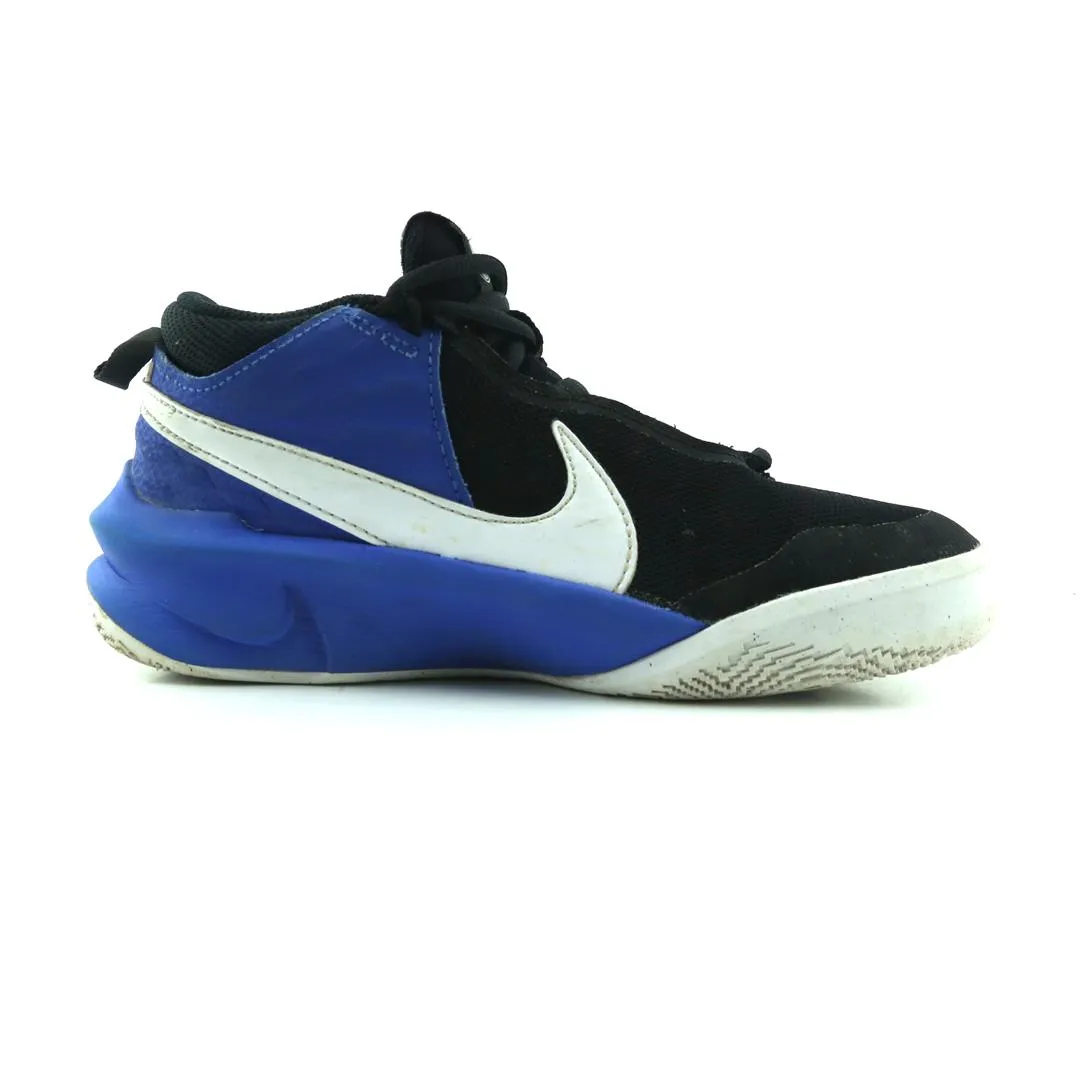 NIKE TEAM HUSTLE D 10 Nike lifestyle footwear visuals