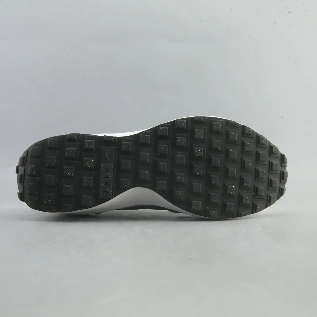 NIKE WAFFLE DEBUT classic Nike shoe photos