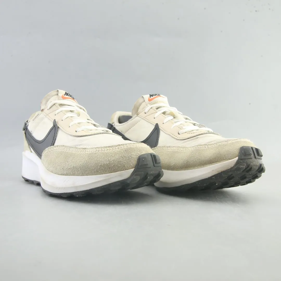 NIKE WAFFLE DEBUT classic Nike shoe photos