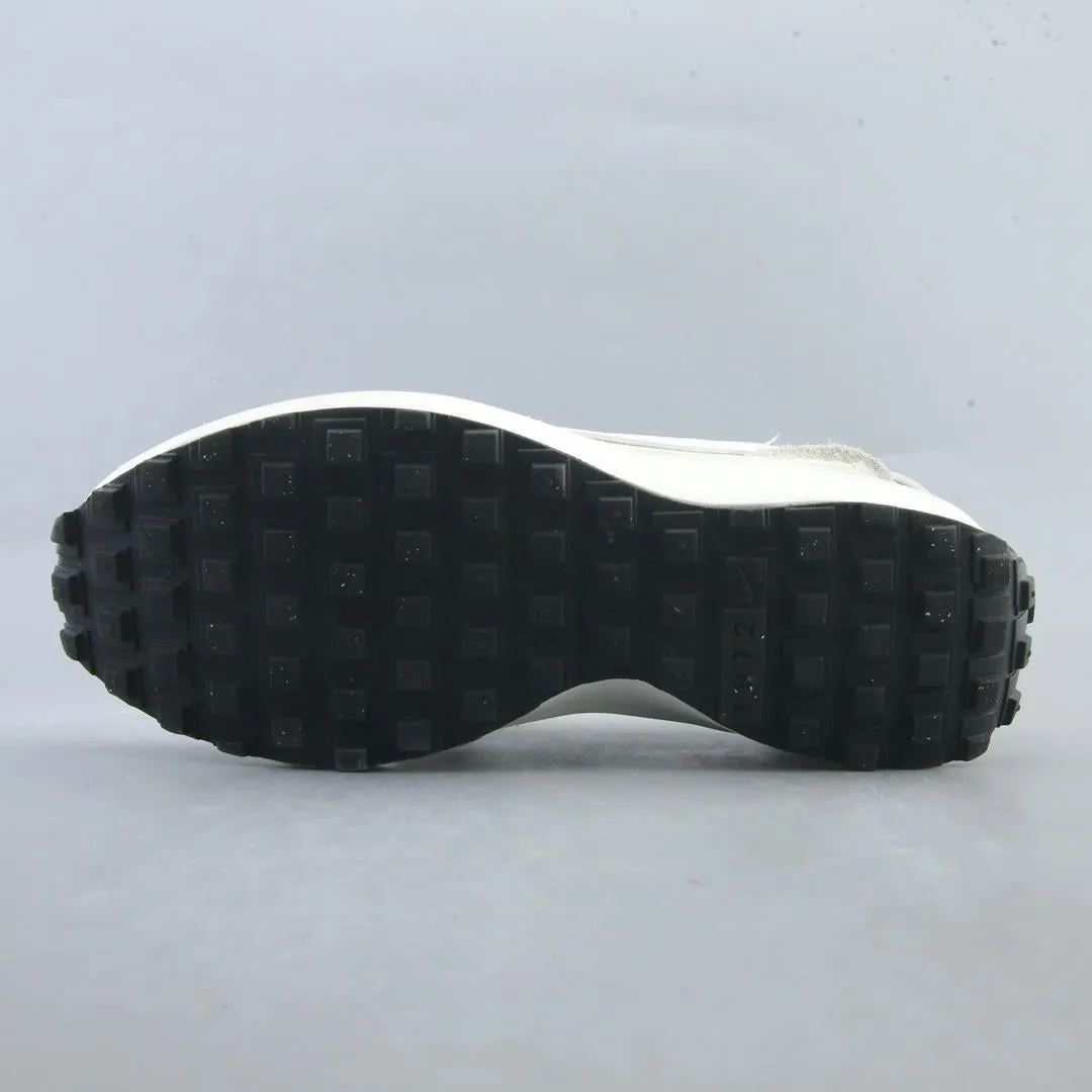 NIKE WAFFLE DEBUT classic Nike shoe photos