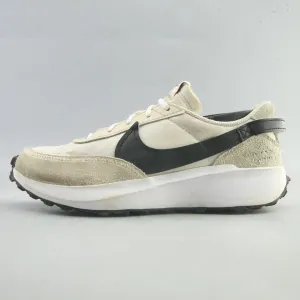 NIKE WAFFLE DEBUT Nike modern athletic shoe designs