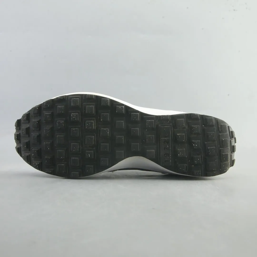 NIKE WAFFLE DEBUT classic Nike shoe photos