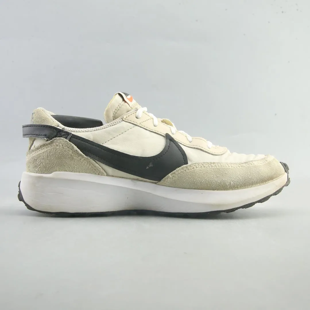 NIKE WAFFLE DEBUT classic Nike shoe photos