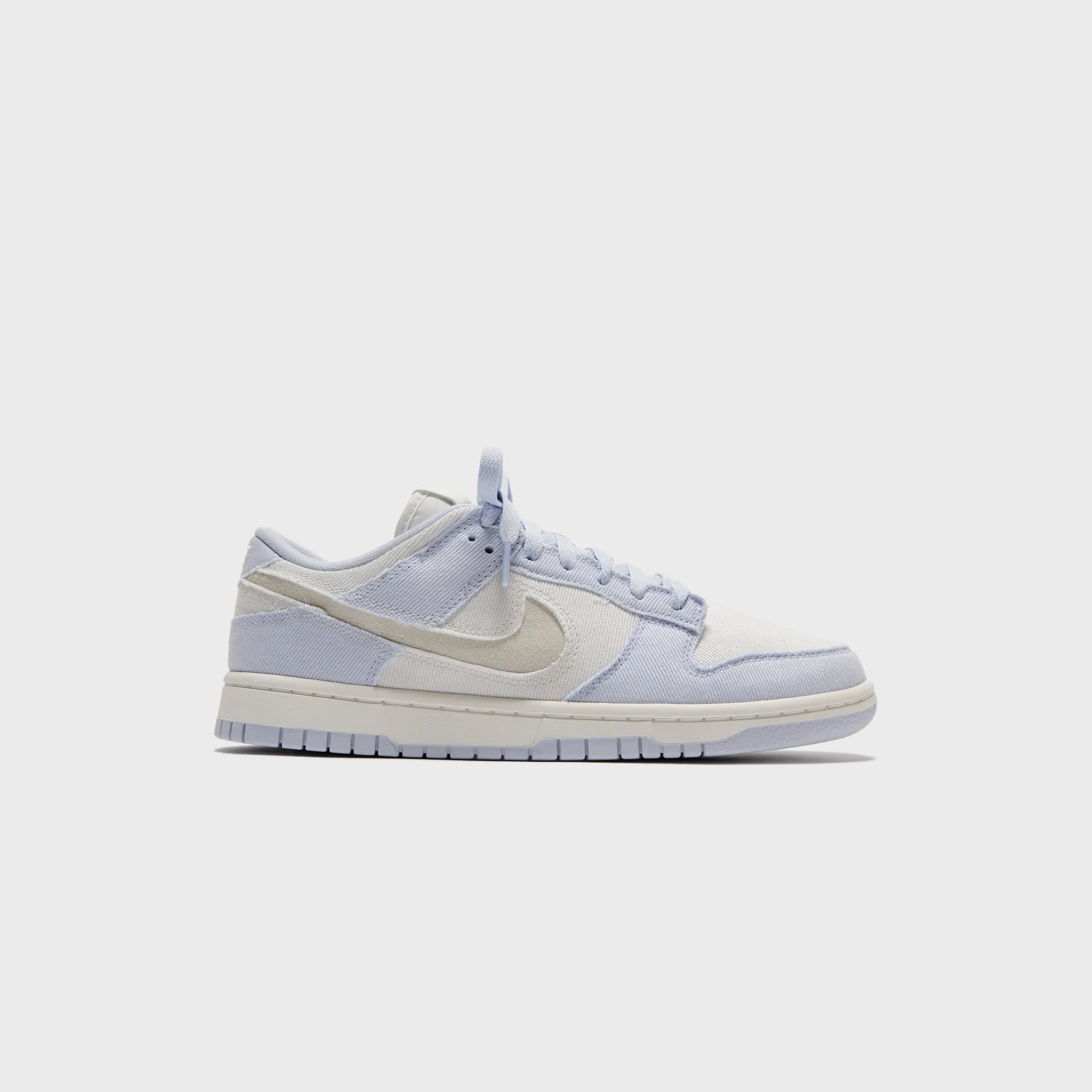 Nike WMNS Dunk Low - Sea Ghost / Summit White / Platinum Nike casual sneakers for men and women