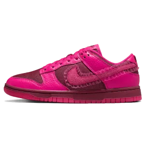 Nike Wmns Dunk Low 'Valentine's Day' Nike Dunk casual shoes with iconic low-top shape