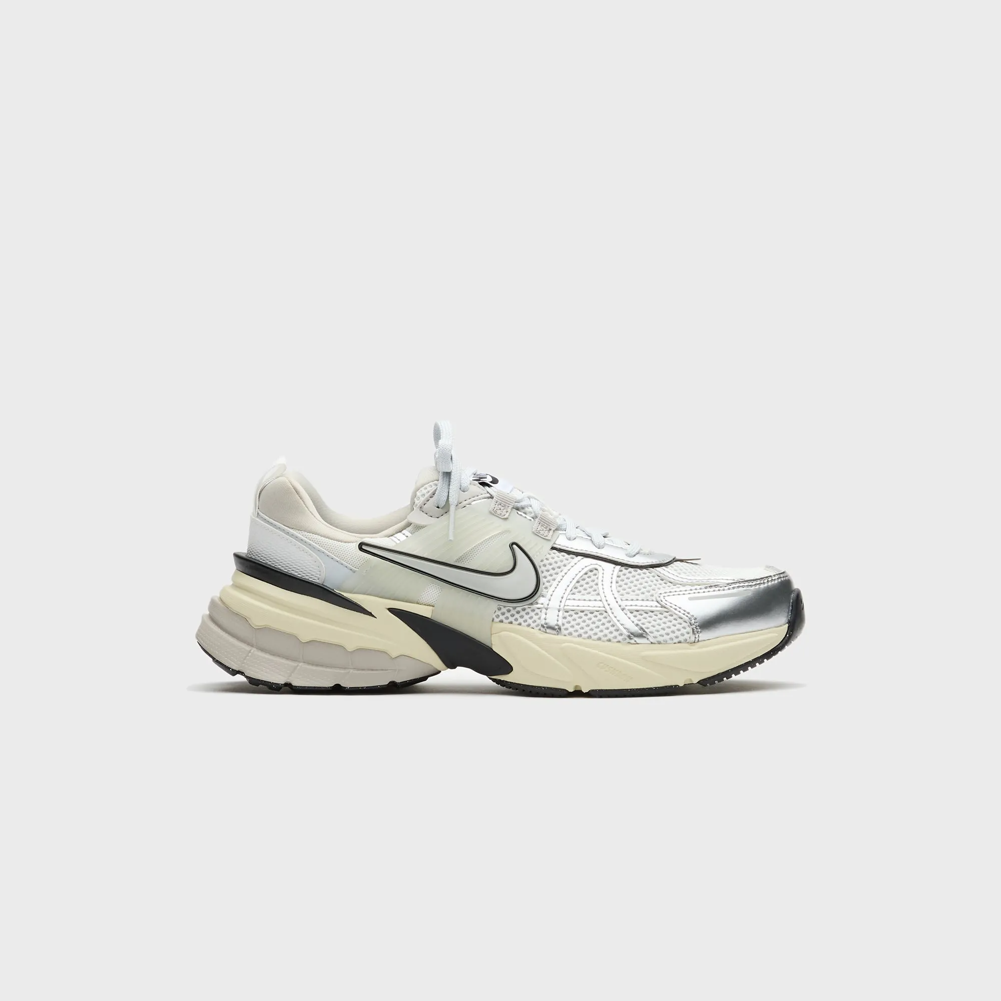 Nike WMNS V2K Runtekk - Summit White / Metallic Silver Nike casual sneakers for men and women