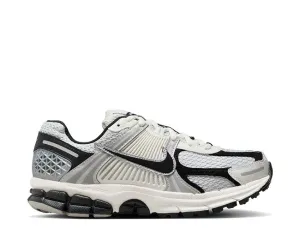 Nike Zoom Vomero 5 W "Photon Dust" Nike essential sneakers for sport and street