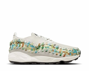 Nike Air Footscape Woven Nike women??s sneakers with sporty chic feel